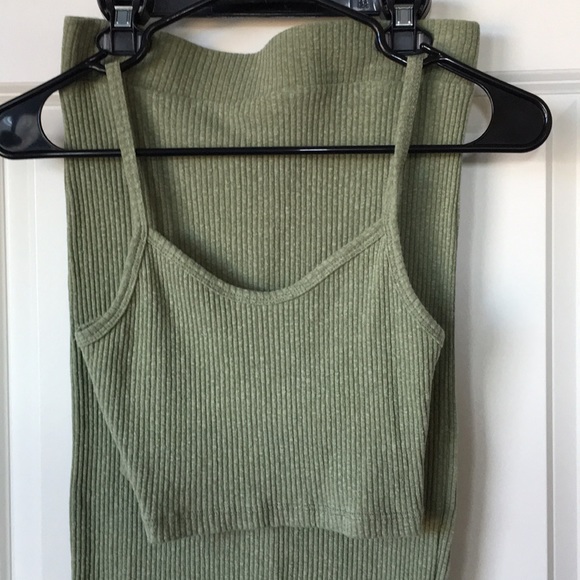 NWOT Green Skirt Set - Picture 3 of 6